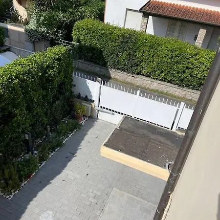 Versilia Tonfano Villetta * Marina di Pietrasanta